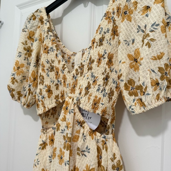 NWT Women’s Princess Polly dress - Picture 7 of 7